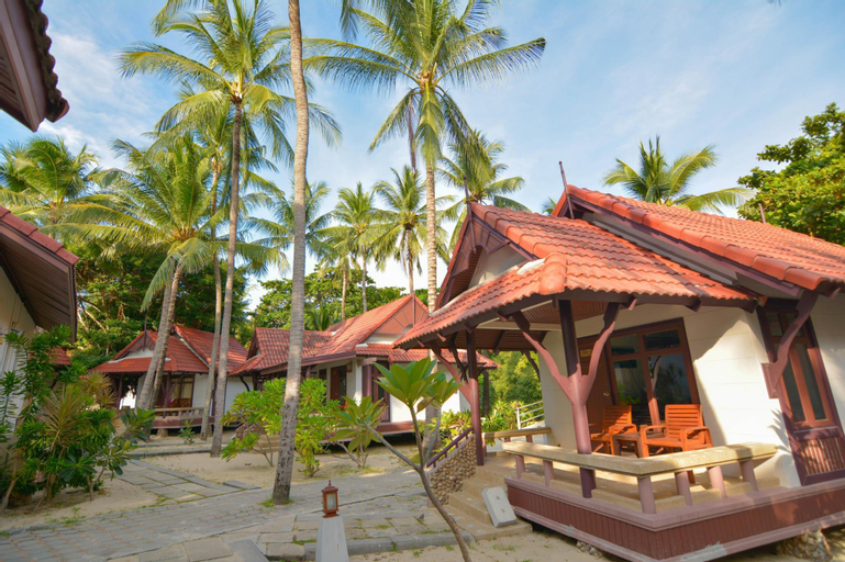 Exterior 10