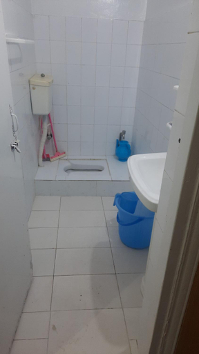 Bathroom 2, Ahmed guest house, Rawalpindi