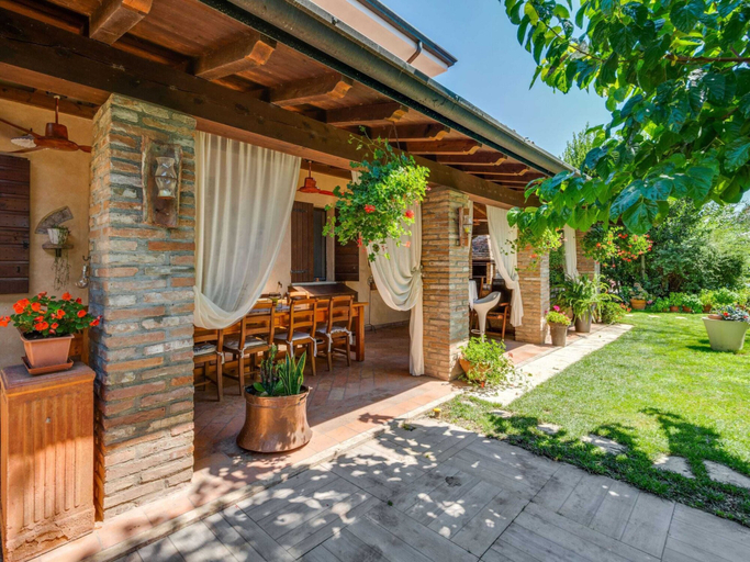 Exterior & Views 2, Villa in Castelbelforte Near Lago di Garda, Mantua
