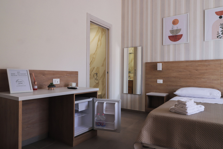 Bedroom 4, DIMORA SAVOIA, Napoli