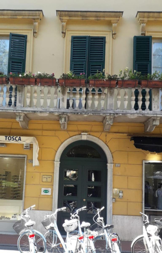 DORA AUREA, La Spezia