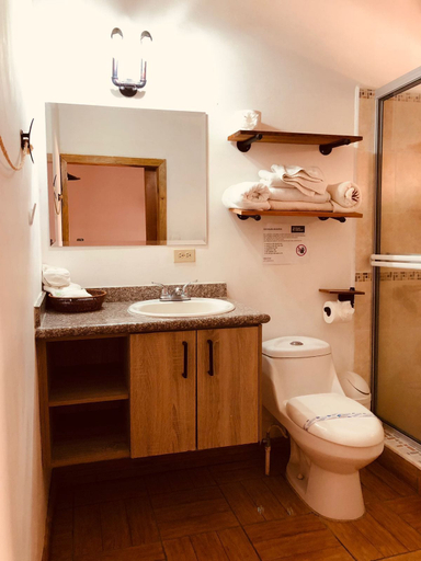 Bathroom 3, Mayan Hills Resort, Copán Ruinas