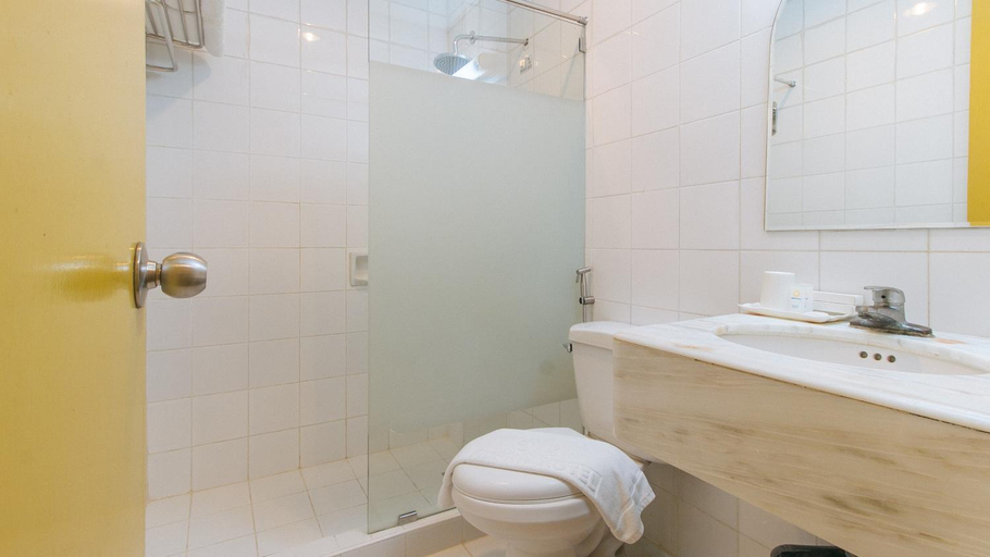 Bathroom 4, The Aloha Hotel, Manila City