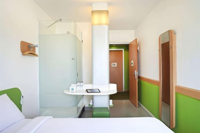 Bedroom 13