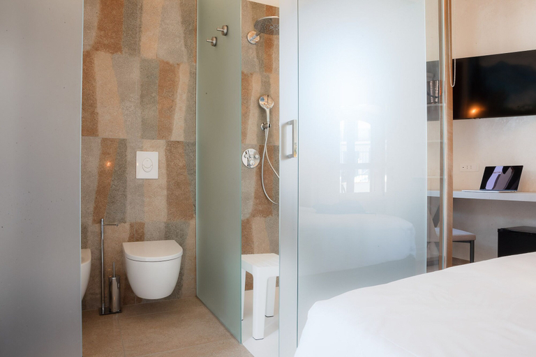 Bedroom 2, Executive B&B, Pescara