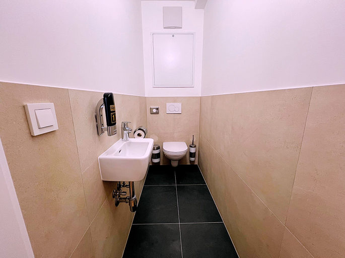 Bathroom 3, Apartments next to Public Transport GG13, Wien