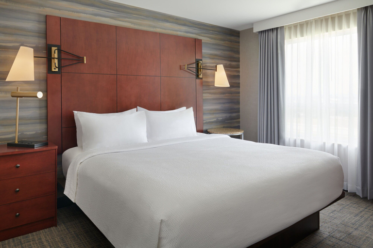 Bedroom 2, Residence Inn by Marriott Calgary Airport, Division No. 6