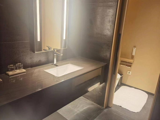 Bathroom 9