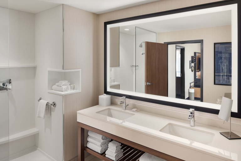 Bathroom 3, Courtyard Portland Downtown/Waterfront, Cumberland