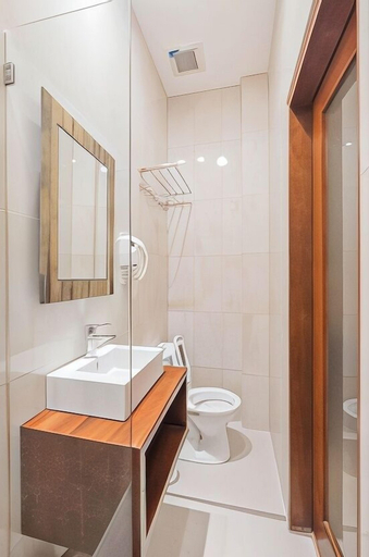 Bathroom 12