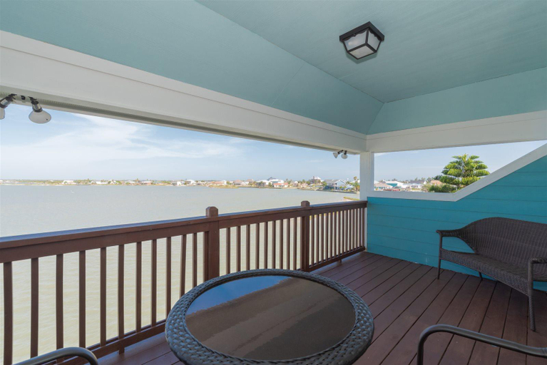 Others 5, Waterfront Escape, Aransas