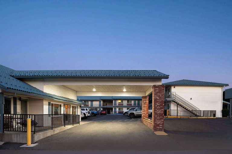 Exterior & Views 2, Super 8 by Wyndham Susanville, Lassen