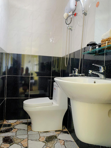 Bathroom, Ali Hostel, Đà Lạt