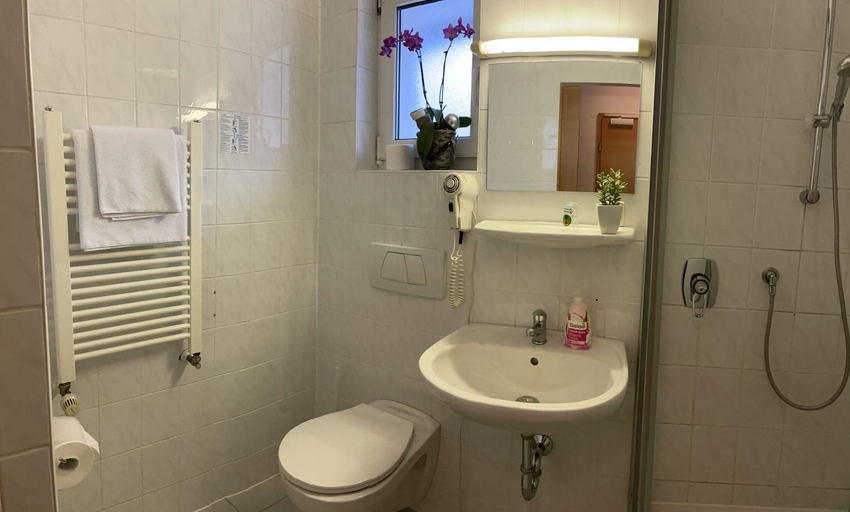 Bathroom 4, Cascade, Stuttgart