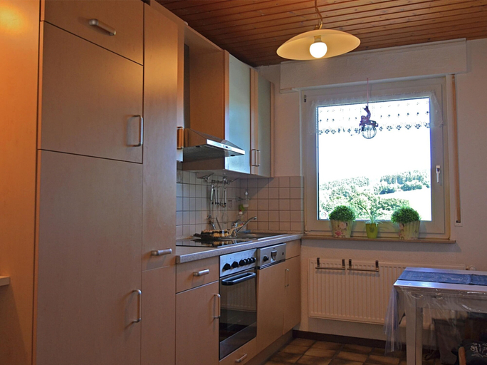 Others 5, Cozy House with Terrace & Fireplace near Winterberg, Hochsauerlandkreis
