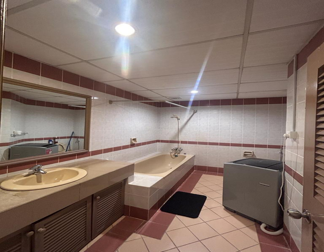 Bathroom, Riverbank suites level 12, Kuching