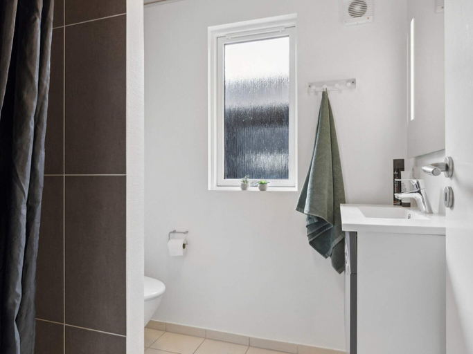 Bathroom 3, 5 Star Holiday Home in Albaek, Frederikshavn