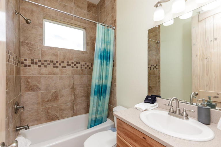 Bathroom 3, Sea Forever, Aransas