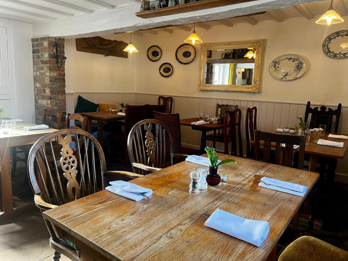 Food & Drinks 4, The Lion, Tredington, Warwickshire