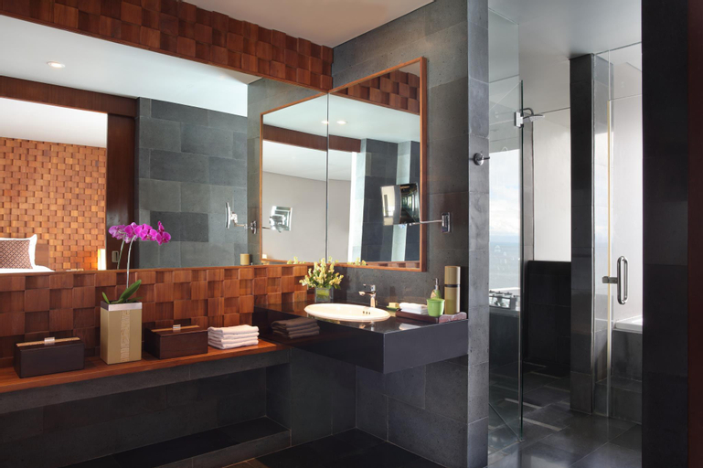 Bathroom 23