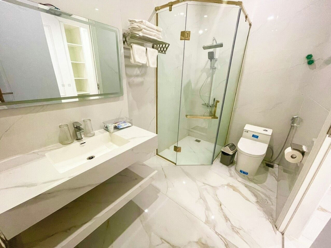 Bathroom 3, Dong Tham Hotel, Điên Biên Phủ