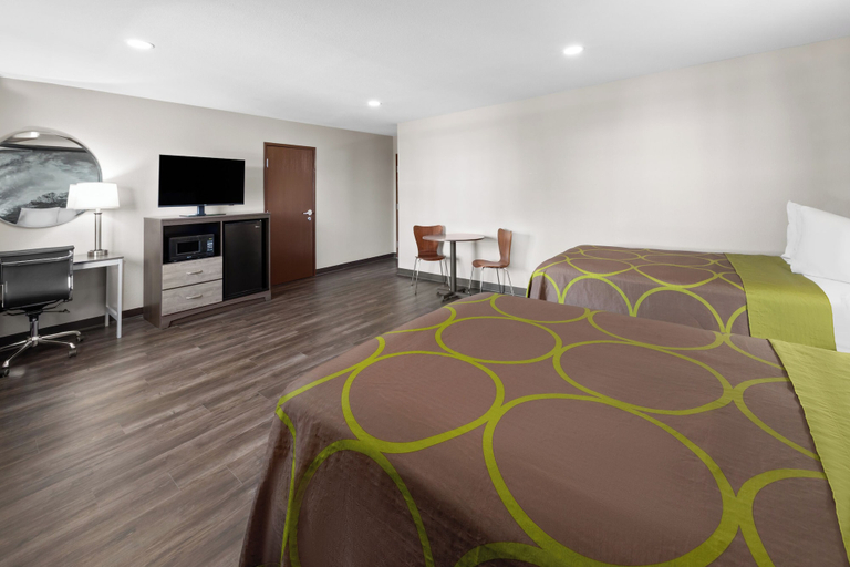 Bedroom 5, Super 8 by Wyndham Fairmont, Marion