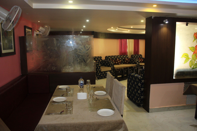 Food & Drinks 5, Gokul Plaza, Khordha