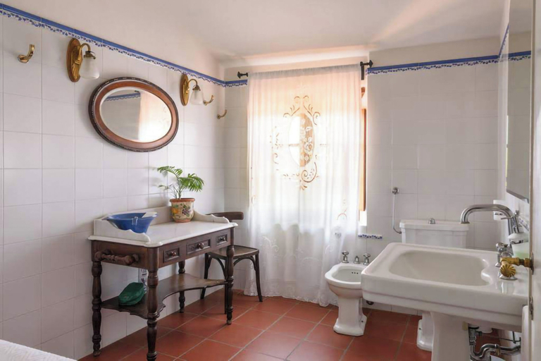 Bathroom 5, Palazzo Ninci, Arezzo