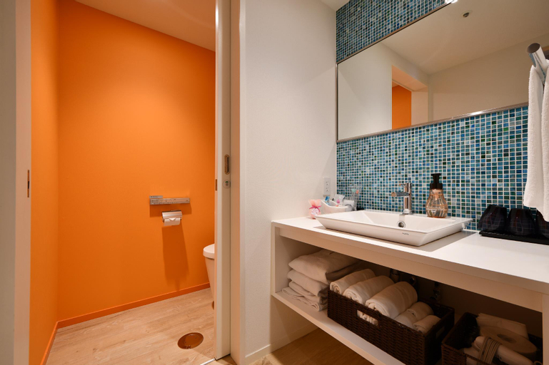 Bathroom 23