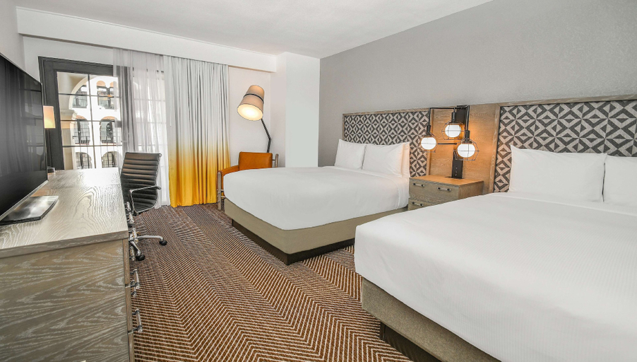 Bedroom 2, DoubleTree by Hilton Austin, Travis