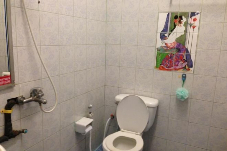 Bathroom 30
