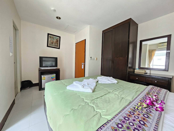 Bedroom 8
