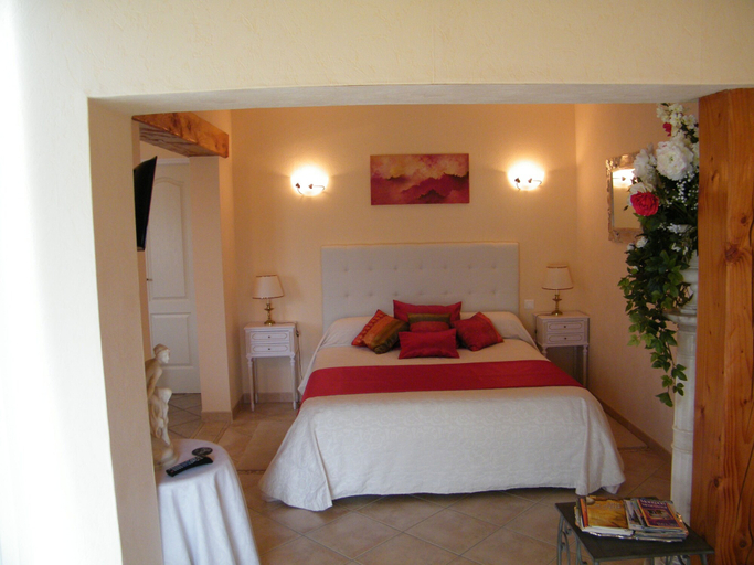 Bedroom 3, Les Sureaux, Dordogne