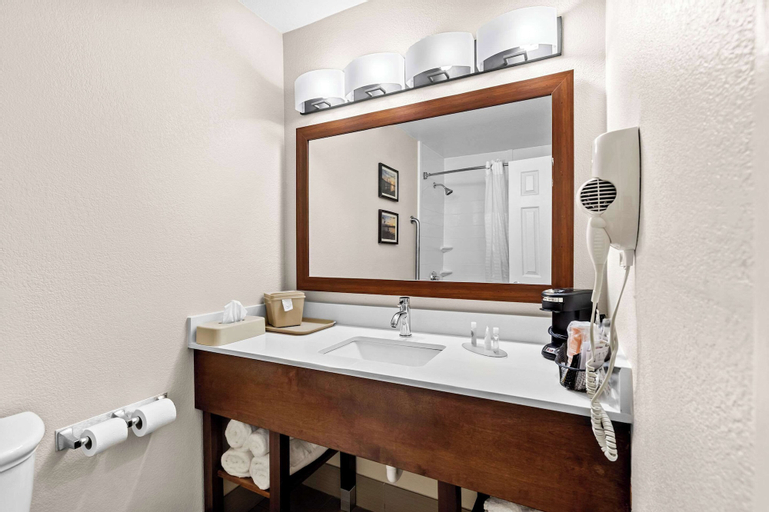 Bathroom 4