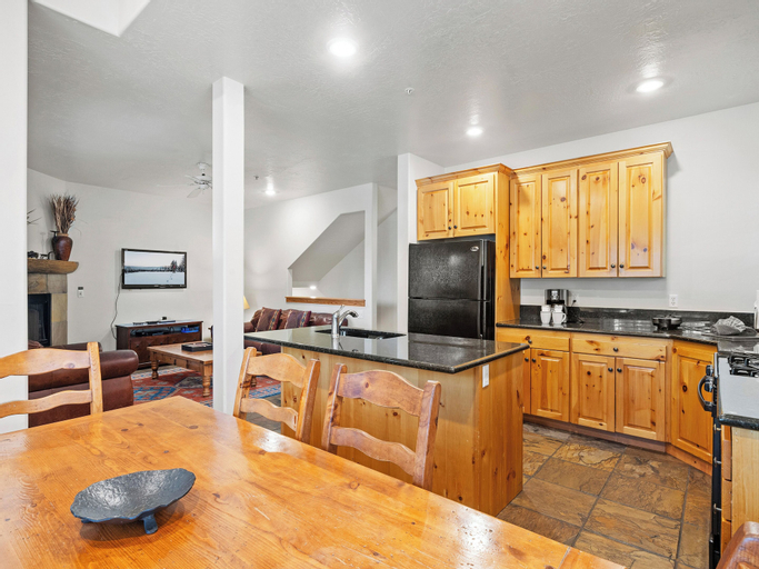 Dining Room 17