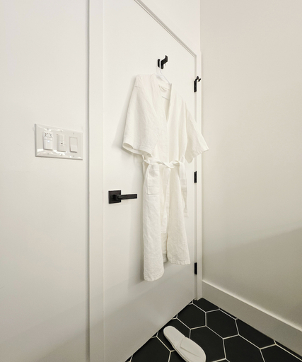 Bathroom 3, West View, Los Angeles