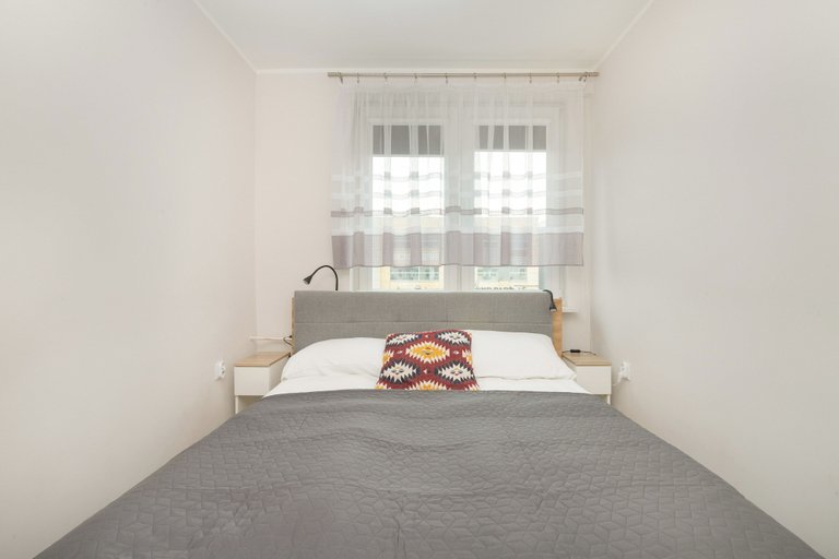 Bedroom, Gdansk Apartment With Desk by Renters, Gdańsk City
