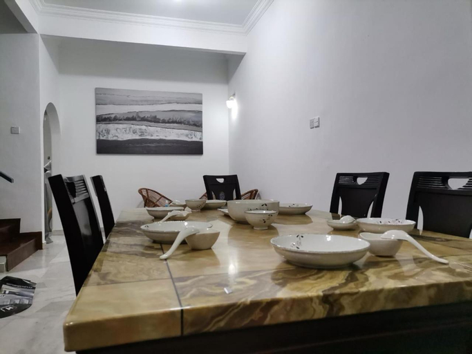 Dining Room 6