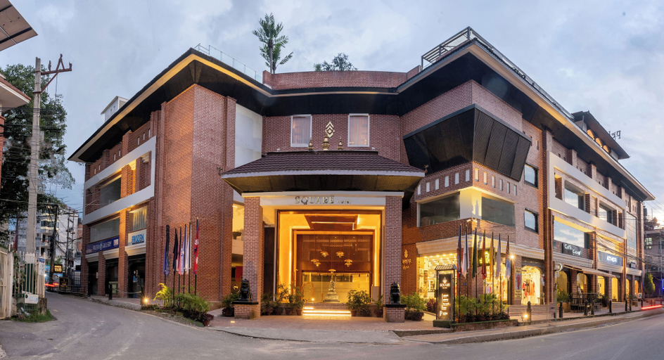 Exterior & Views