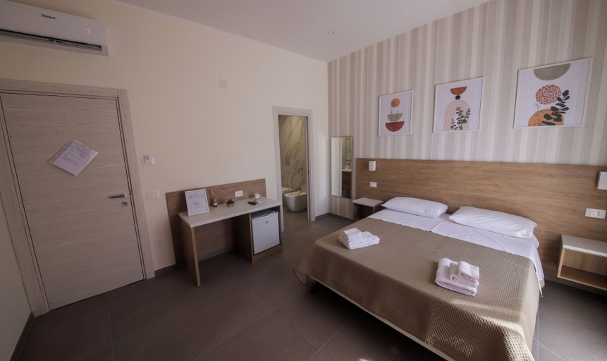 Bedroom 4, DIMORA SAVOIA, Napoli