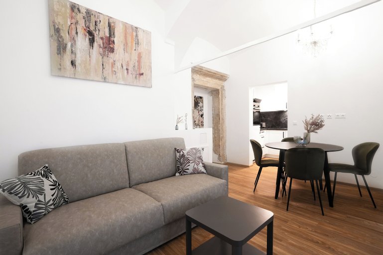 Others 5, easy flat Villach Main Plaza, Villach