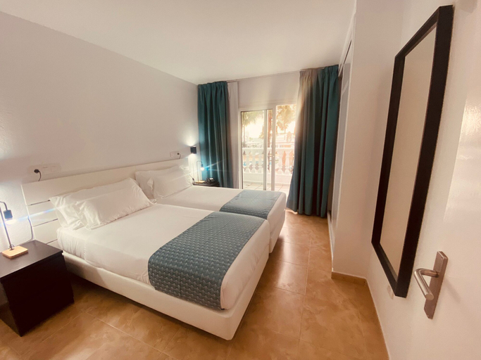 Bedroom 3, Hotel Bahia Serena, Almería