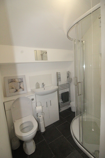 Bathroom 3, Doe Quarry, Rotherham