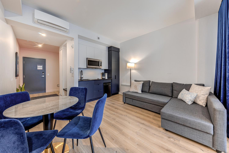 Others 4, Hebergement touristique ▐ 335 Saint Joseph E▐, Communauté-Urbaine-de-Québec