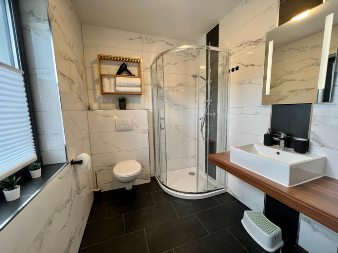 Bathroom 4