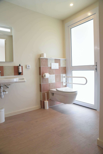 Bathroom 4, Best Western Flers Centre Gare, Orne