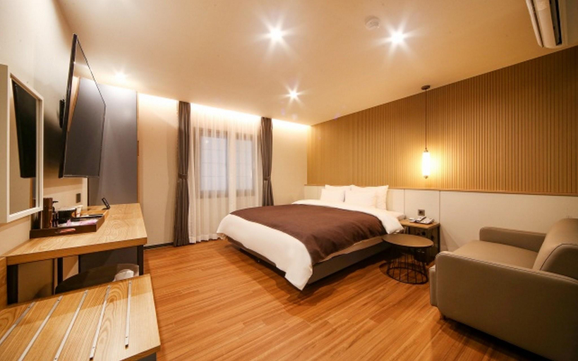 Others 3, Gimhae Jangyu Hotel 101, Gimhae