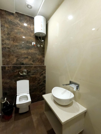 Bathroom 3, Sheela Stays, Ludhiana