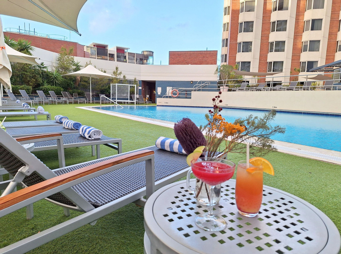 Sport & Beauty 5, Residence on Langley Park, Perth
