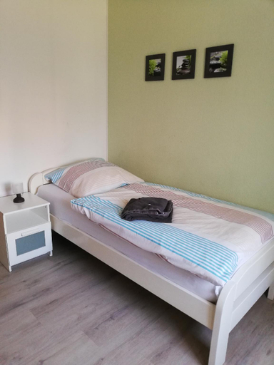 Bedroom 3, Pension Winter, Saalekreis